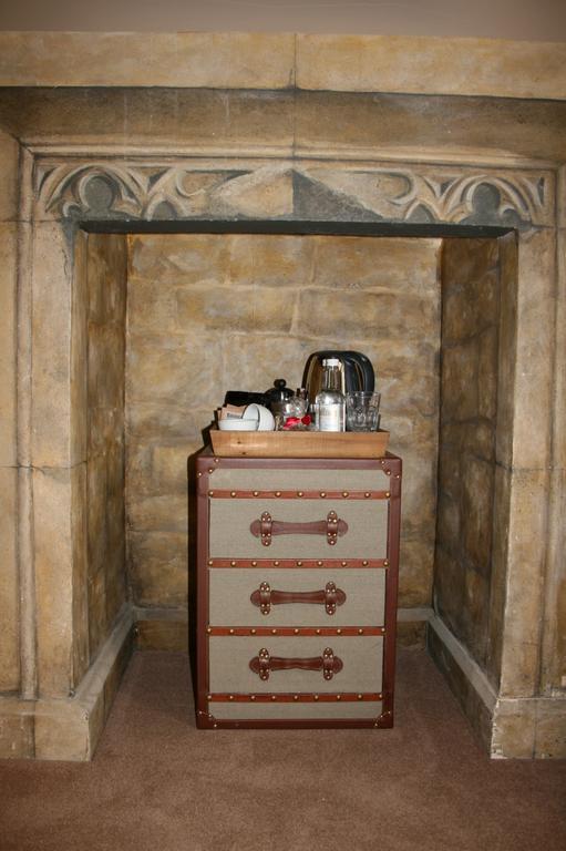 Stuart House Boutique Bedrooms Stow-on-the-Wold ภายนอก รูปภาพ